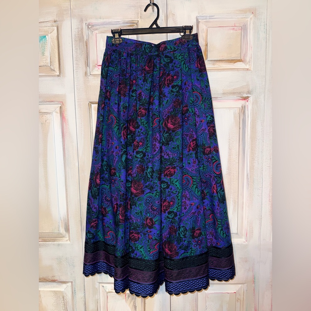 Stunning Vintage Helen StraBer... Floral Paisley Maxi Skirt - Blue and Purple